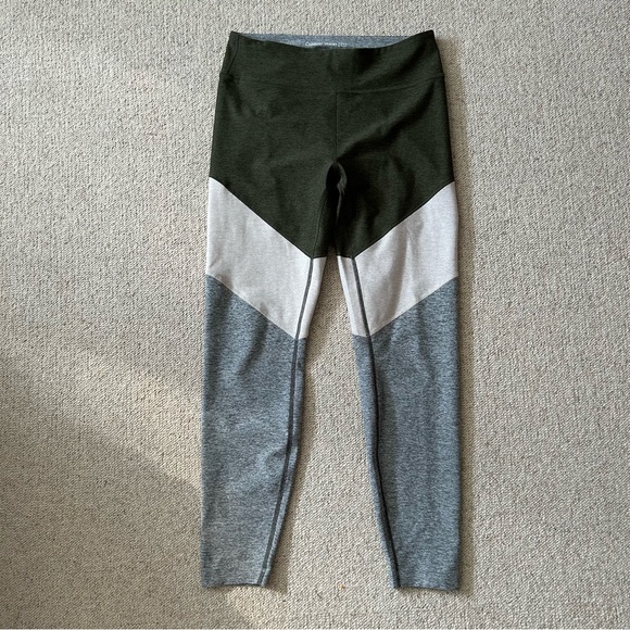 Outdoor Voices Pants - Grey, green, & cream colour blocked Outdoor Voices Springs leggings 7/8 length